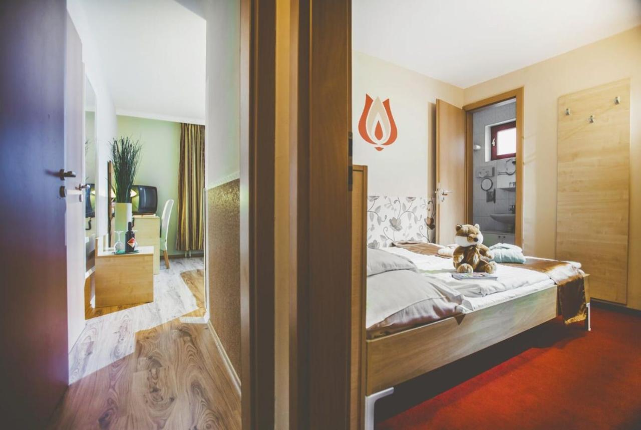 Piroska 4*